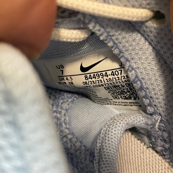 Nike | Women’s Roshe One - Picture 7 of 7